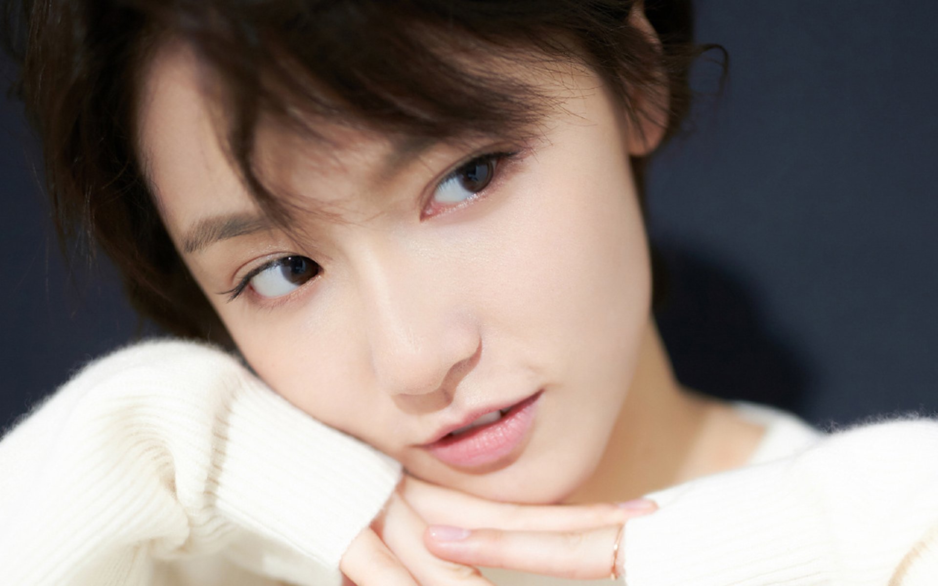 湖人球员与球迷互动合照登上社交热搜榜,湖人队球员合照